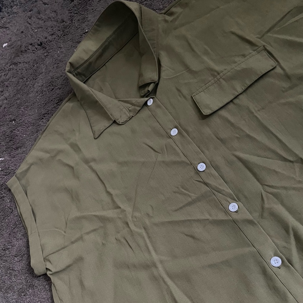 Green button down shirt! Size 3XL.